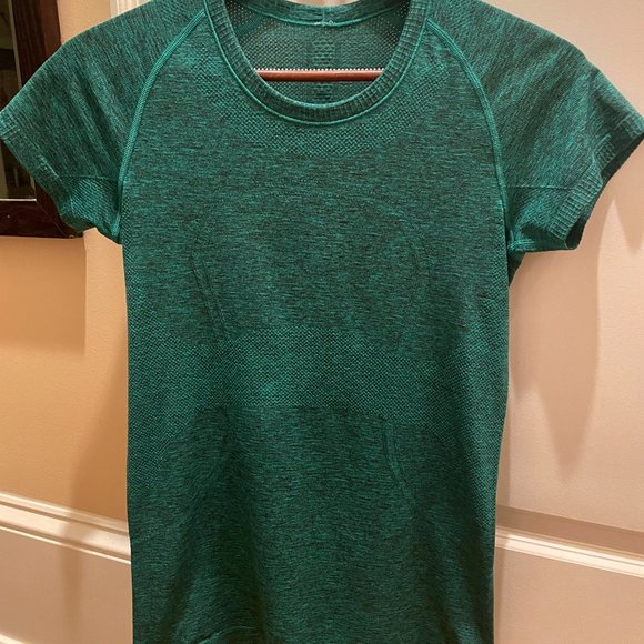 Lululemon Swiftly Tech Short Sleeve Crew Size 8 Green/Black - Picture 2 of 6